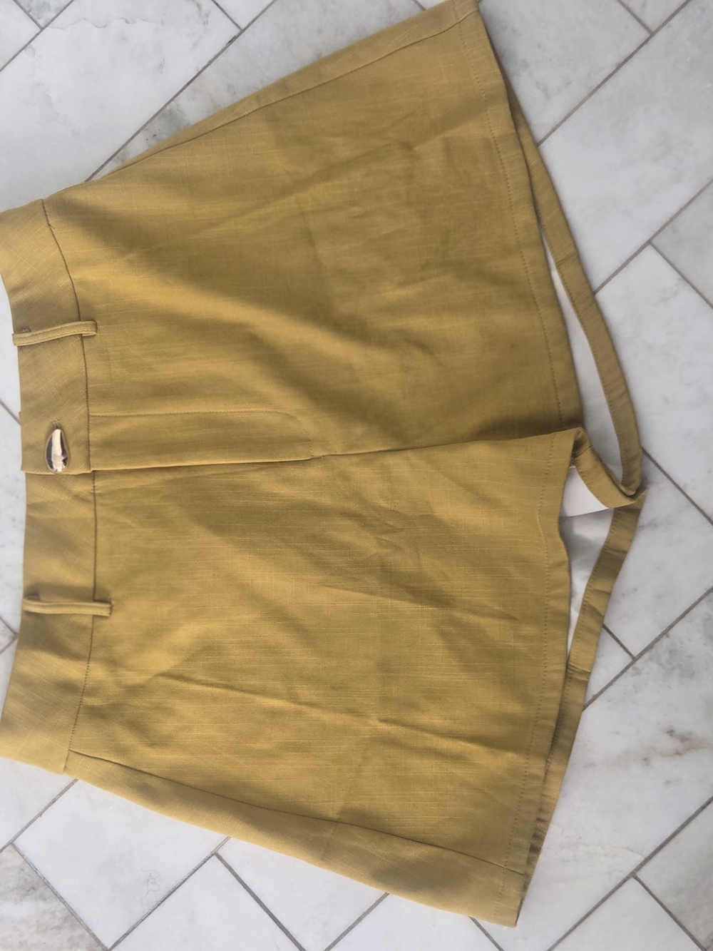 High-Waist Mustard Linen Women’s Shorts